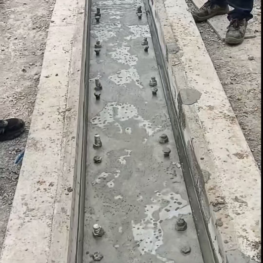 榕城港口码头起重机龙门吊重型机械设备稳固用早强快凝轨道胶泥